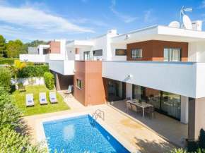 Villas Novochoro - Large Garden- Heatable Pool by DreamvillasAlbufeira